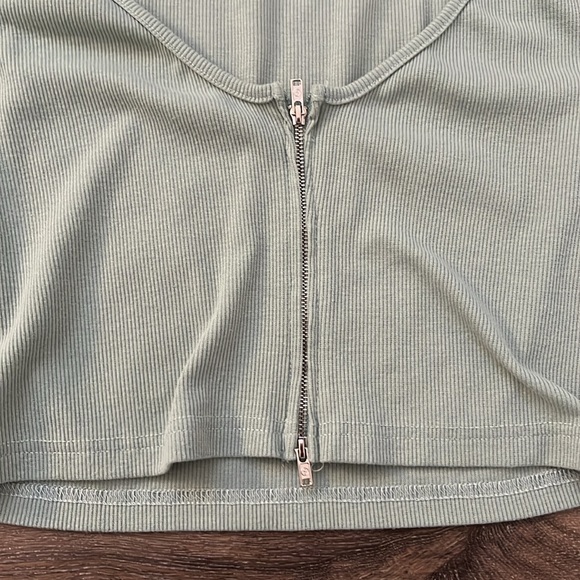 Zip Crop Top Cardigan Shirt Sage Green Long Sleeved Size Medium - Picture 4 of 7